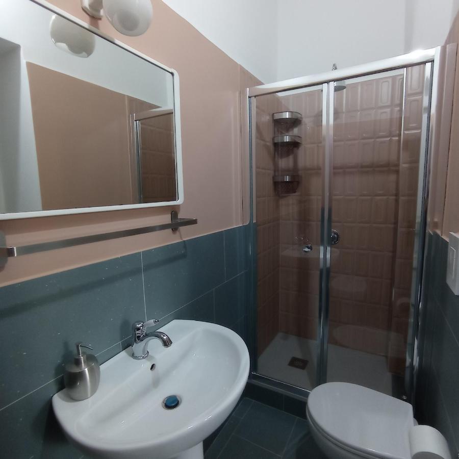 La Casa Nova Hotel Наполи Екстериор снимка