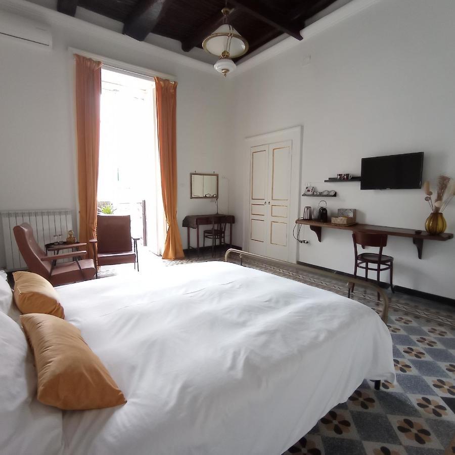 La Casa Nova Hotel Наполи Екстериор снимка