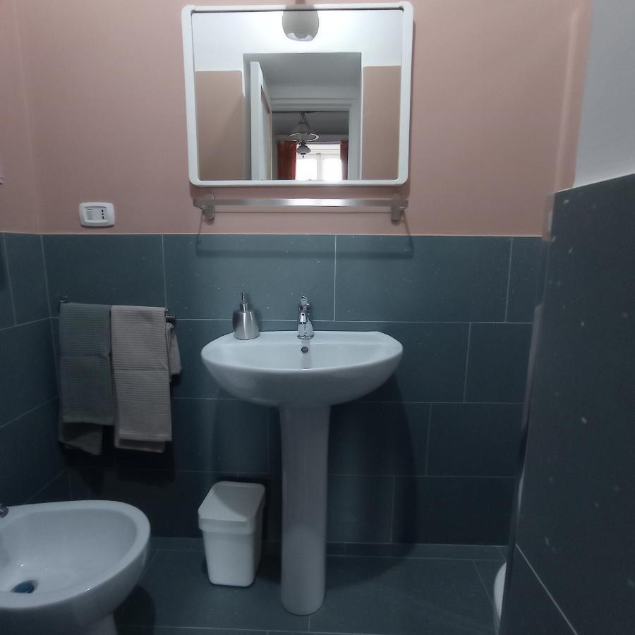 La Casa Nova Hotel Наполи Екстериор снимка