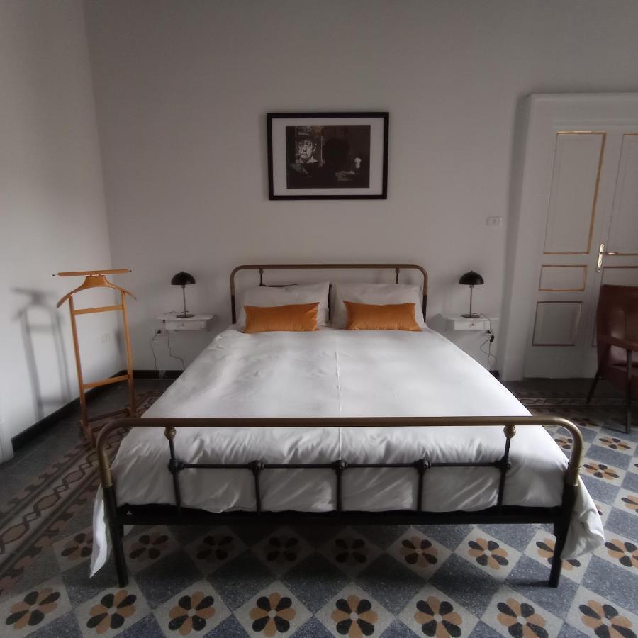La Casa Nova Hotel Наполи Екстериор снимка